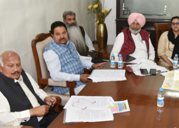 GoM ORDERS TO SHUT DOWN ALL MALLS, LOCAL KISAN MANDIS & MUSEUMS IN PUNJAB TILL 31 MARCH