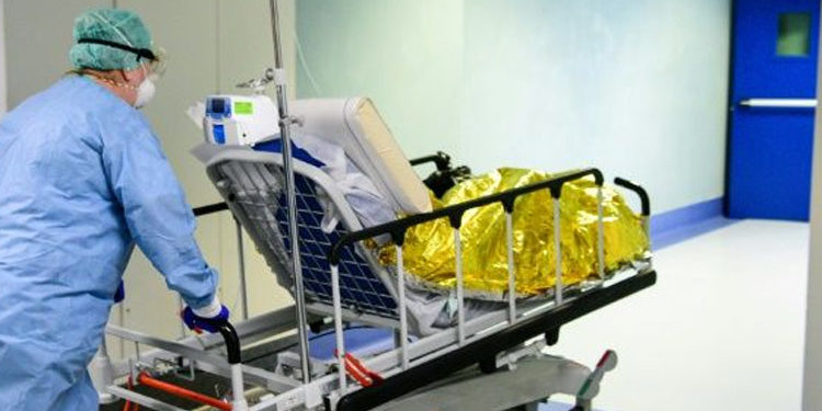 US leads huge economic fightback against virus, EU shuts borders