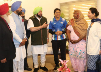 FIRST PUNJABI WOMAN BOXER SECURED OLYMPIC BERTH CALLS ON CAPTAIN AMARINDER SINGH