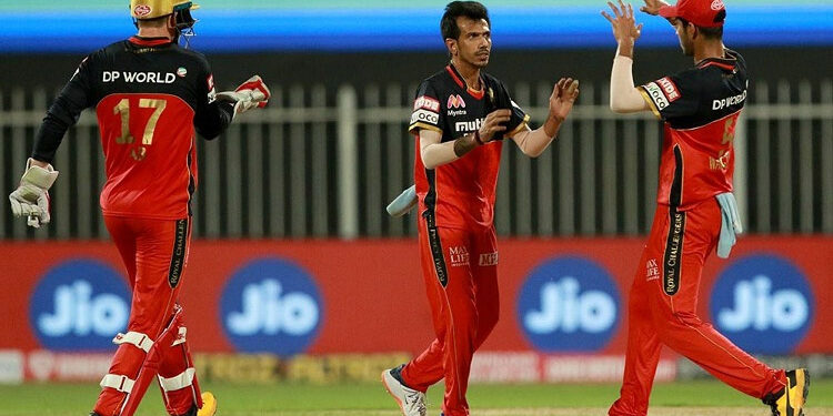 Bowlers help Royal Challenger Banglore thrash Kolkata Knight Riders by 82 runs