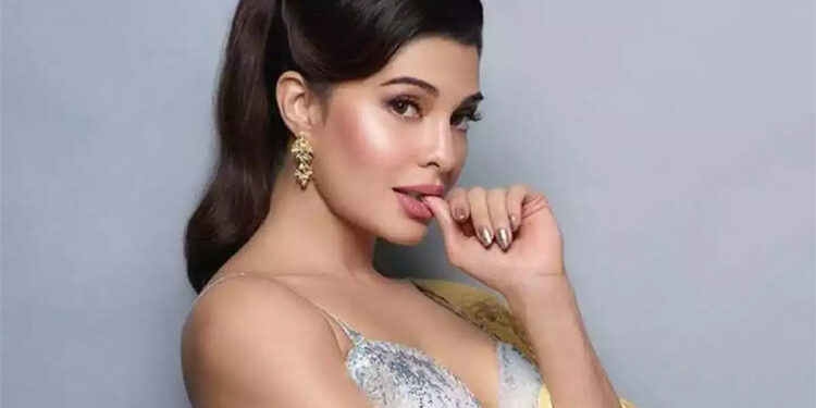 Jacqueline shares picture of being back on film set