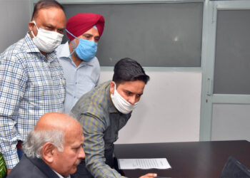 Brahm Mohindra launched web portal for Punjab Shehri Awas Yojna