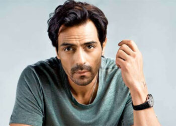 Arjun Rampal shares adorable twinning moment with son Arik