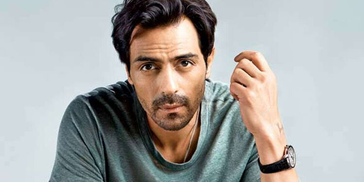 Arjun Rampal shares adorable twinning moment with son Arik