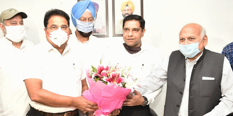 Prince Khullar takes charge as Sr. Vice Chairman of PYDB in the presence of Cabinet Ministers