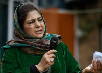 Will not raise national flag till J&K flag is brought back: Mehbooba Mufti