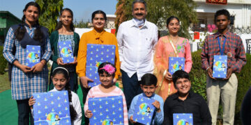 Education Minister Vijay Inder Singla felicitates ‘Ambassadors of Hope’ winners of six more districts with Apple iPads, Laptops, Android Tablets