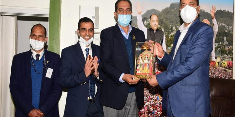 CM honours Police Inspector Mahinder Kumar Sharma