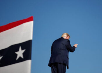 Early voting begins in crucial state of Florida