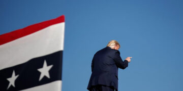 Early voting begins in crucial state of Florida