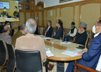 Health officials to ensure regular medical check-ups of the people in home isolation : CM