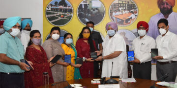 PUNJAB CM VIRTUALLY DISTRIBUTES 2625 TABLETS IN GOVT PRIMARY SCHOOLS, INAUGURATES 1467 SMART SCHOOLS