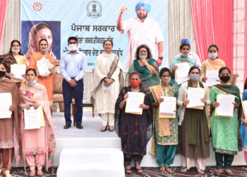 Big leap towards women empowerment; Aruna Chaudhary hands over appointment letters to 362 Anganwadi Supervisors