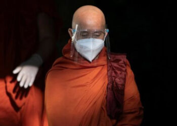 Myanmar hardline monk Wirathu surrenders before Police