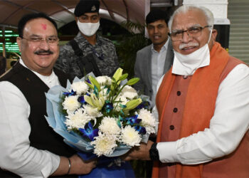 Haryana CM Manohar Lal welcomes BJP National President, Nadda at his residence