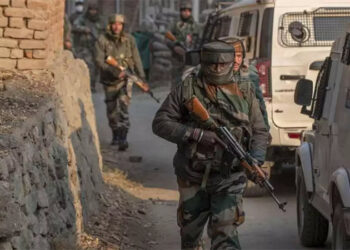 Army pays tribute to soldiers martyred in ceasefire violation by Pakistan