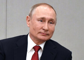 Russia bars entry to 25 British citizens in retaliation for UK sanctions
