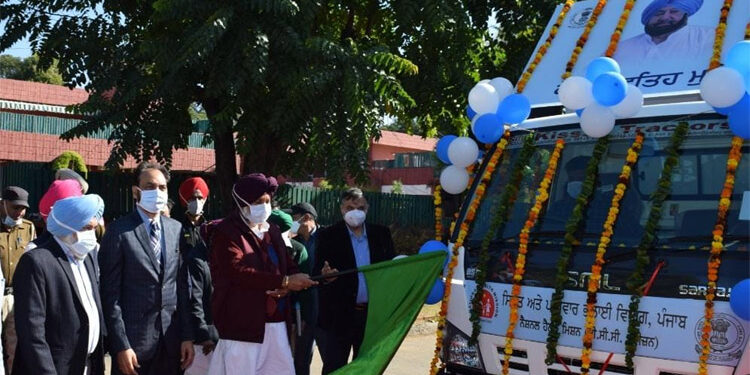 Health Minister flags off 22 IEC awareness vans under Mission Fateh