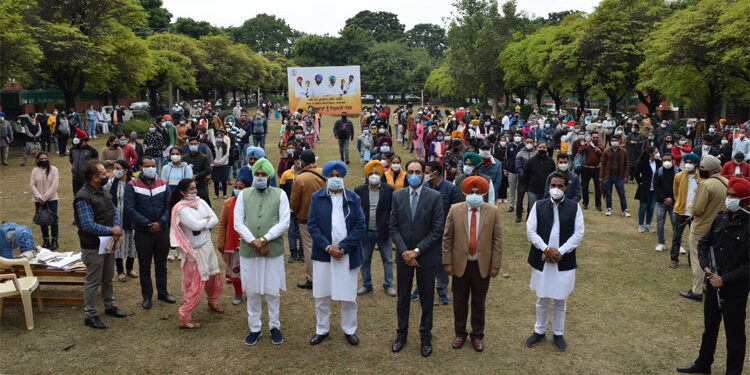 Balbir Singh Sidhu gives appointment letters to 160 candidates