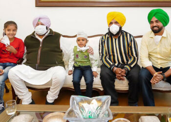PUNJAB CM MEETS CHILD ARTISTE NOOR, EXTENDS BEST WISHES