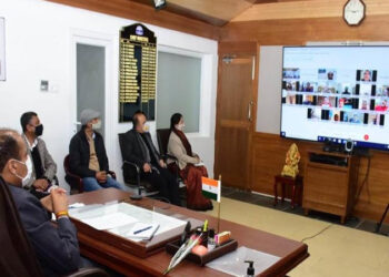Media works as bridge between government and society : CM