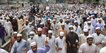 Police foil protest march by Islamist organisations to the French embassy in Dhaka