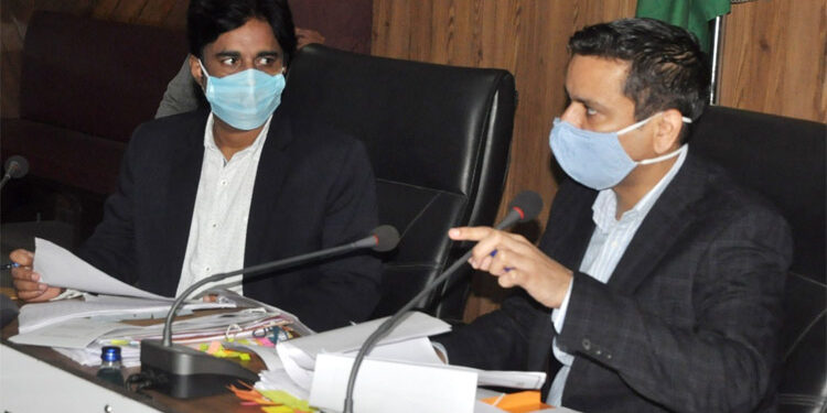 RESOLVE PENDING CASES OF PROPERTY DIVISION AT EARLIEST-DC TO REVENUE OFFICERS