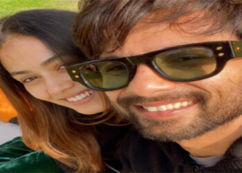 Shahid Kapoor, wife Mira Rajput send out Christmas wishes