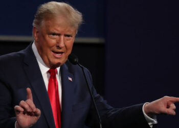 Trump refuses to budge over aid bill, imperilling jobless benefits for millions