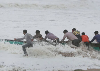 Central teams visit cyclone Nivar hit districts of Puducherry to assess damage