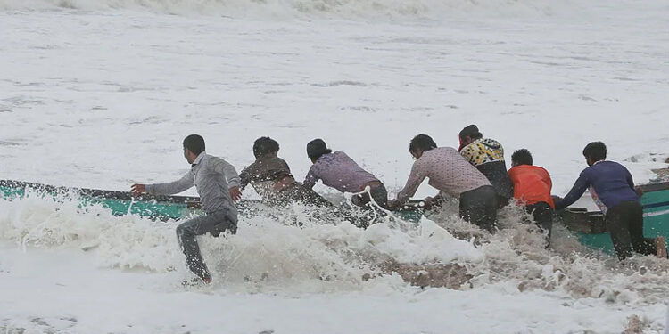 Central teams visit cyclone Nivar hit districts of Puducherry to assess damage