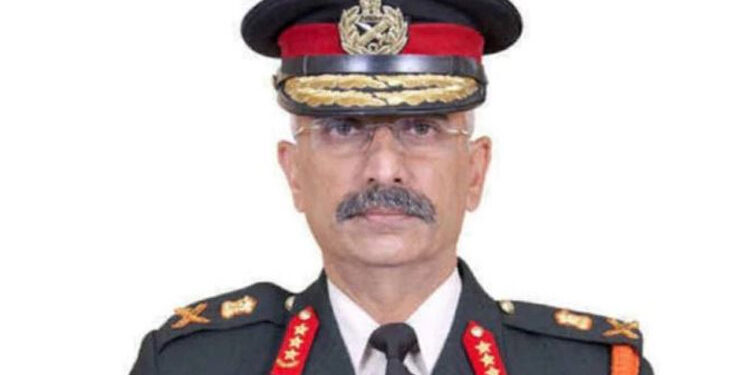 Army chief awards troops deployed at Rezang La, Rechen La heights, LAC sector