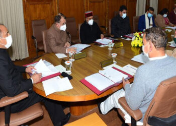 Chief Minister Jai Ram Thakur discuss Covid-19 situation in the State