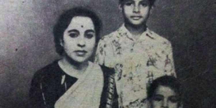 Amitabh Bachchan shows off his first ‘bush shirt’ in childhood picture