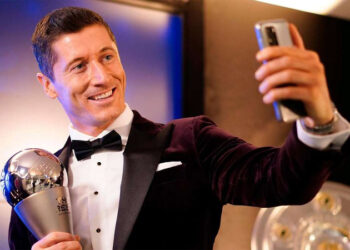 Lewandowski beats Messi and Ronaldo to FIFA Best Player Award