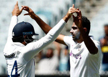 Australia dismissed for 195, India reach 36/1 at stumps on day 1 of Boxing Day Test