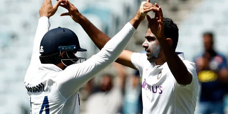 Australia dismissed for 195, India reach 36/1 at stumps on day 1 of Boxing Day Test