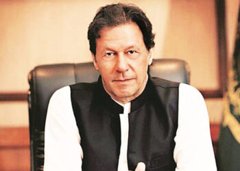 Pak Army chief meets PM Imran Khan, discusses security situation
