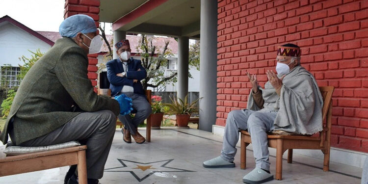 CM expresses condolences with Shanta Kumar