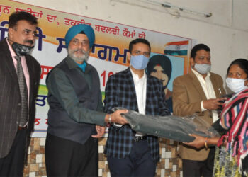 DC CALLS UPON YOUTH TO FOLLOW THE FOOTSTEPS OF MARTYRS