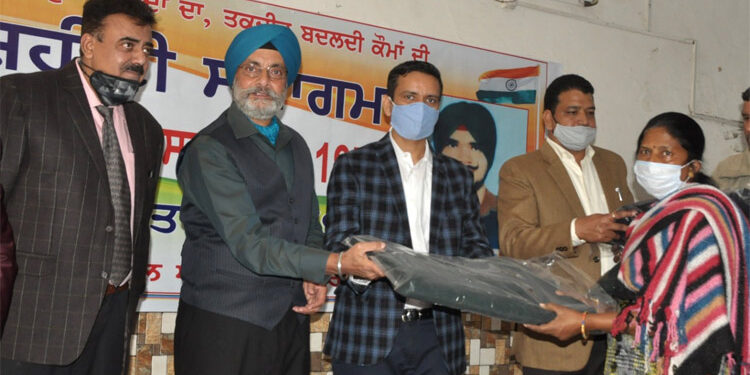 DC CALLS UPON YOUTH TO FOLLOW THE FOOTSTEPS OF MARTYRS