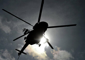 2 killed when helicopter crashes into field in West Texas