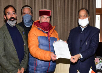 Deputation of Shimla Hotel and Restaurant Association calls on CM
