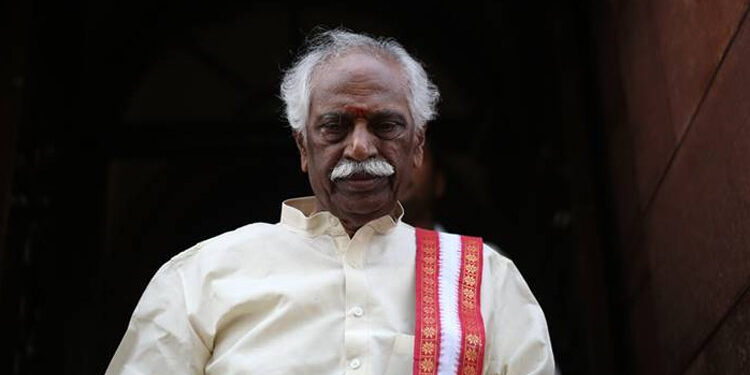 Governor sends off relief material to fire incident affected families