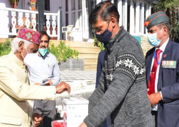 Contribute towards welfare of Armed forces fund: Governor