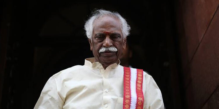 Governor pays obeisance at Jakhu Temple