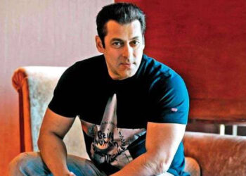Salman Khan extends Christmas wishes with special version of Jingle Bells